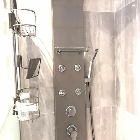Stunning 1 Bed Apt Atlantic View With Air Con & Free Wifi شقة *